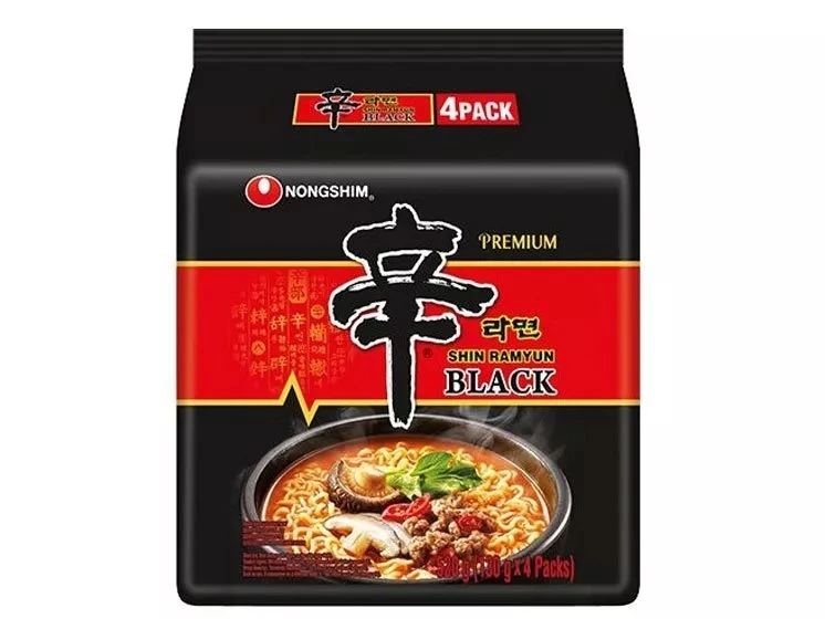 Nongshim Premium Shim Ramyun Black - Spicy ( pack of 4)