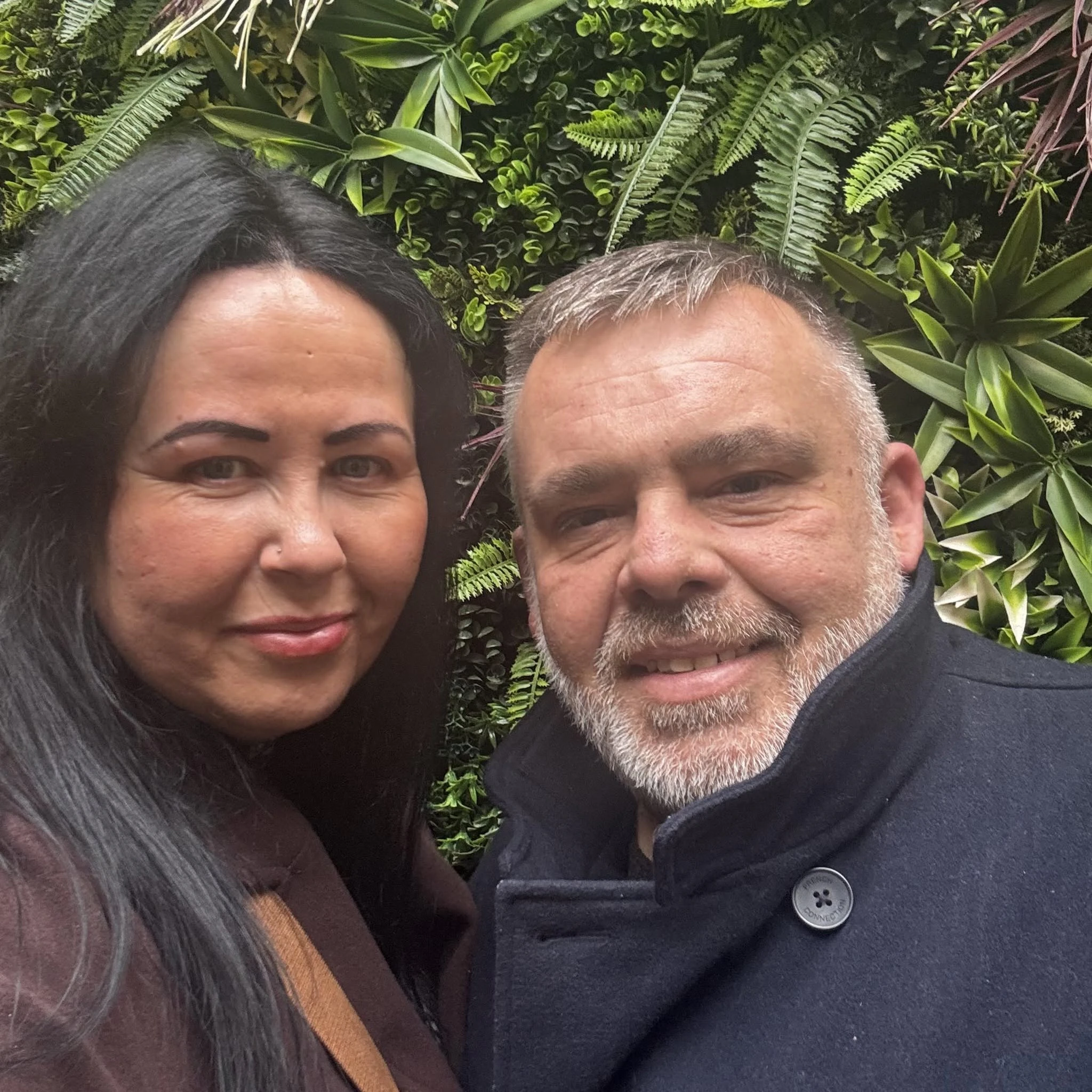 Daryl and Dee, founders of Online Shopping